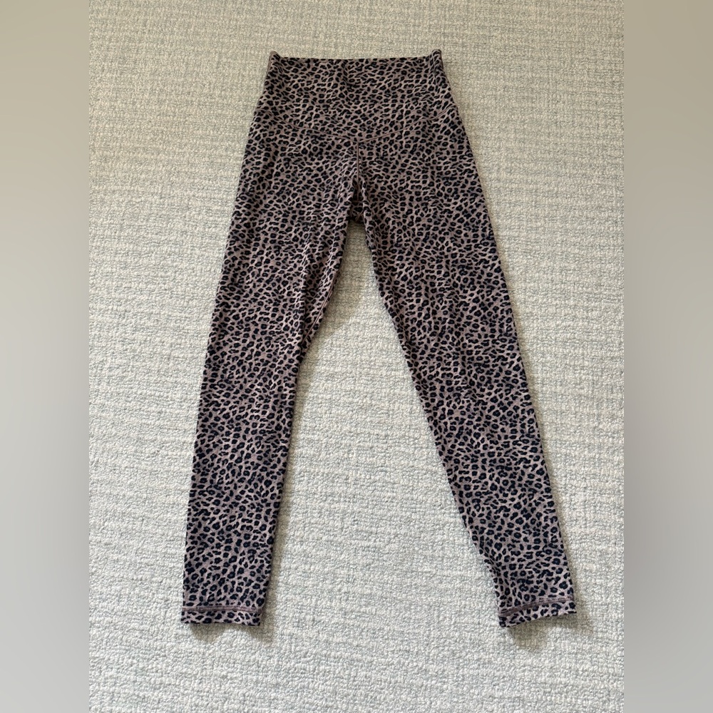 SOLD OUT-NWOT- Offline by Aerie Real Me XTRA High Waisted Leggings 7/8- Medium
